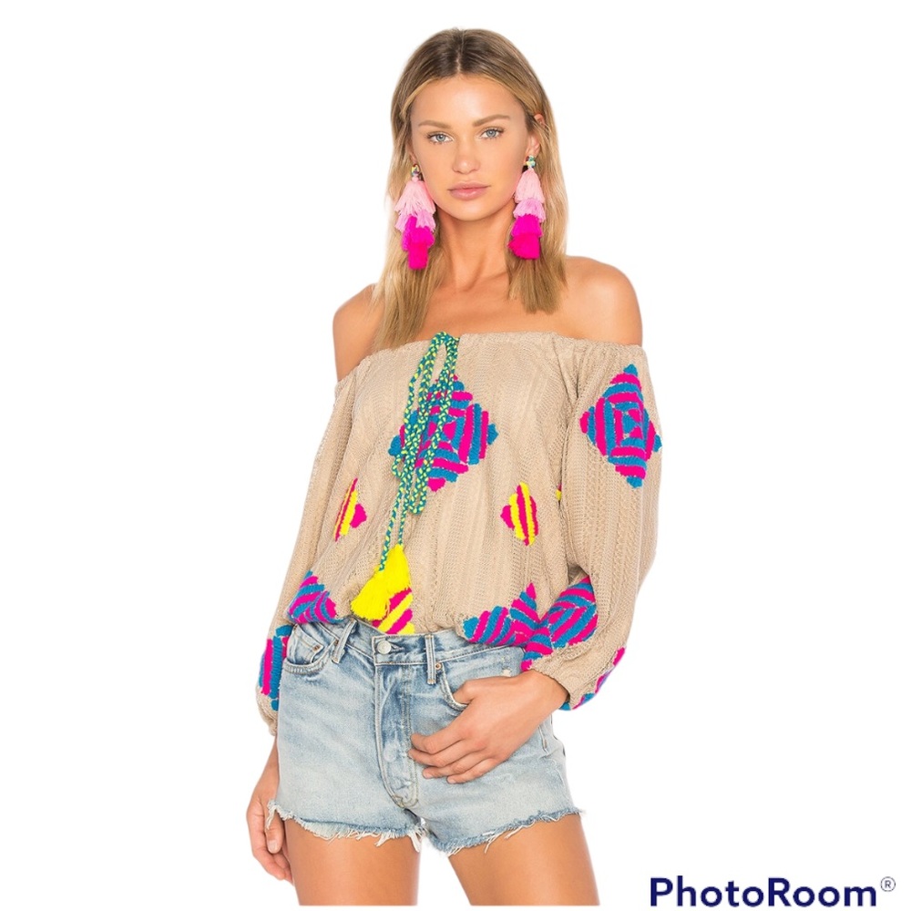 Mochi Dassin Embroidered Top